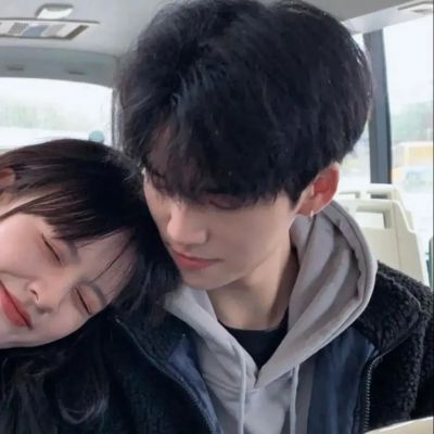 真人情头明显甜蜜一左一右高清图片