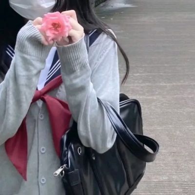 冬日女生头像真人高清图片