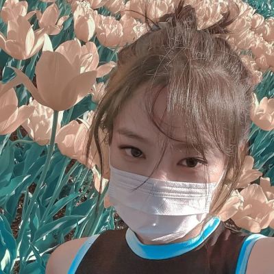 冷淡系头像女