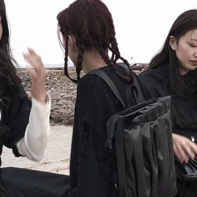 真人背景头像2025新款女