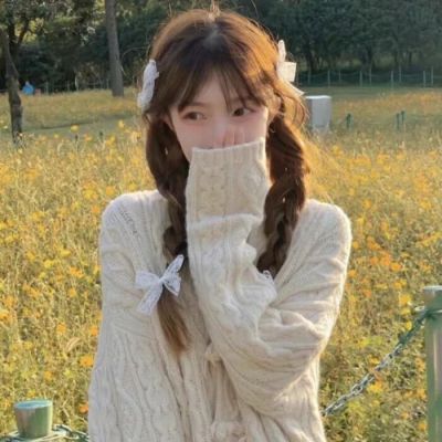真人背景头像2025新款女