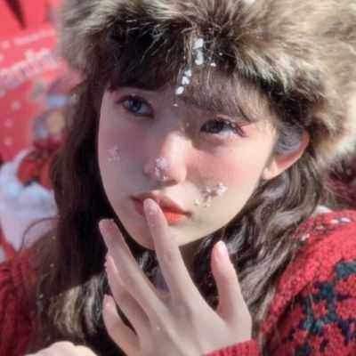 红色系过年女生头像