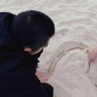 真人情头明显甜蜜一左一右高清图片