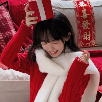 过年红色喜庆头像女生真人图片