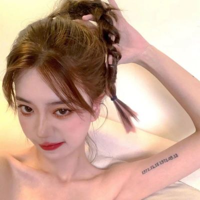 2025年好看高级的女生微信头像图片