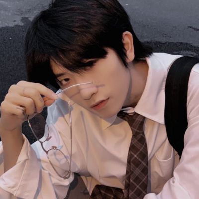 ins风格真人帅气男生头像图片