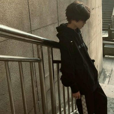 氛围感拉满的头像男高清意境图片