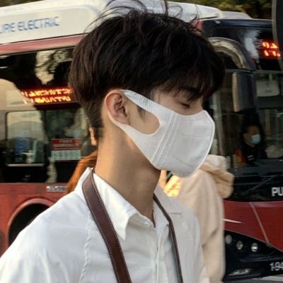 ins风格真人帅气男生头像图片