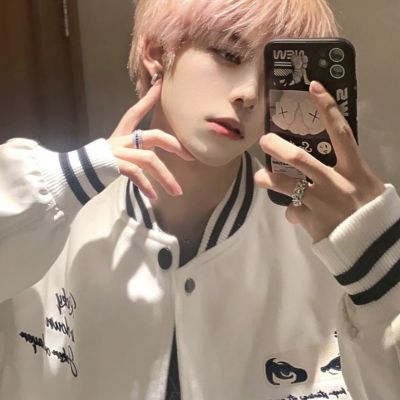 ins风格真人帅气男生头像图片
