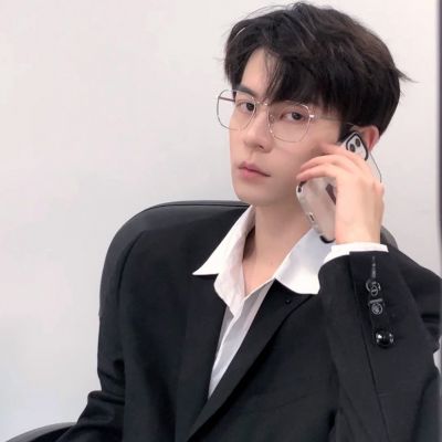 ins风格真人帅气男生头像图片