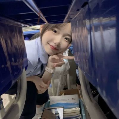 2025新款头像好看女生图片
