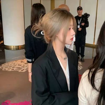 ins绝绝子女生头像