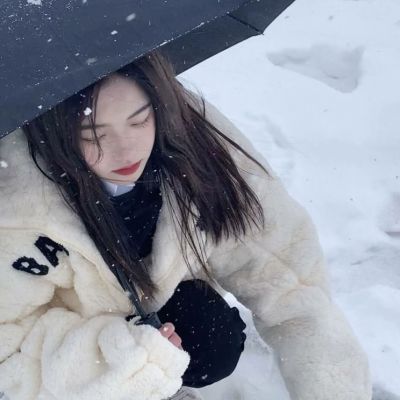 冬天落雪女生唯美头像