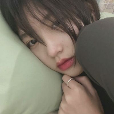 2025最火的露脸女生头像图片