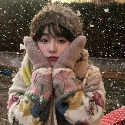 冬天女生保暖头像