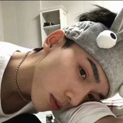高级感优质男生露脸头像