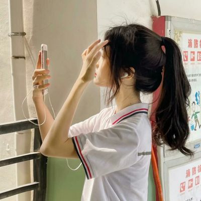 侧脸女头像简单干净图片