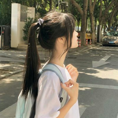 侧脸女头像简单干净图片