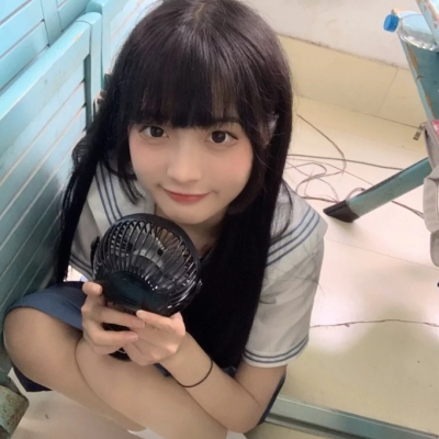 真实一点的女生头像照片