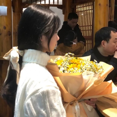 女生微信头像2025年最火好看图片