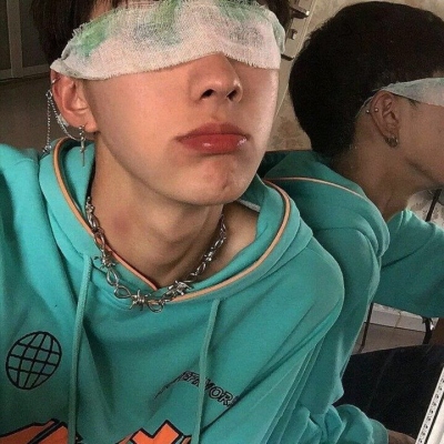 2025男生专用头像超火图片