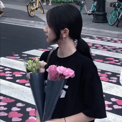 微信头像带花的女生高清图片