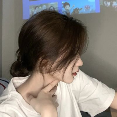 2025流行好看女生头像图片