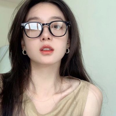 漂亮女孩吸引人的头像图片