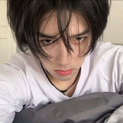 ins暖系男头像