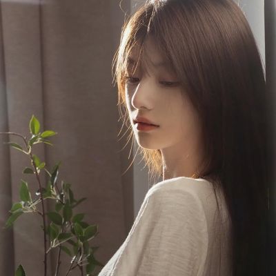 2025流行好看女生头像图片