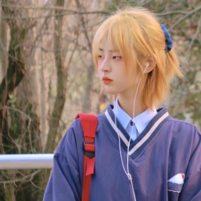 真人头像小众质感女生高清图片