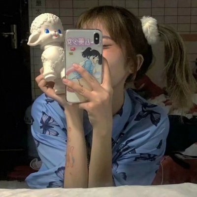真人头像小众质感女生高清图片