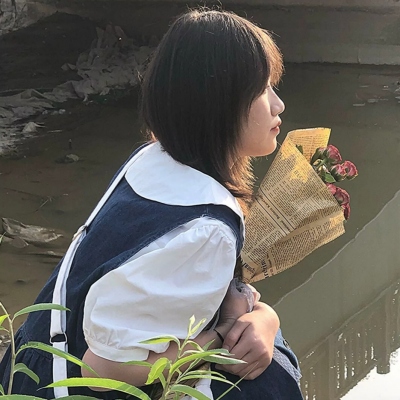 微信头像带花的女生高清图片
