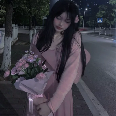 2025新款超丧头像微信女生图片