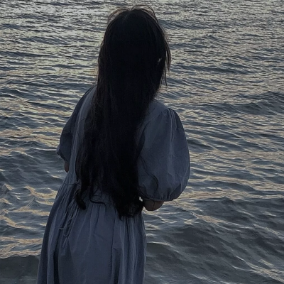 2025新款超丧头像微信女生图片