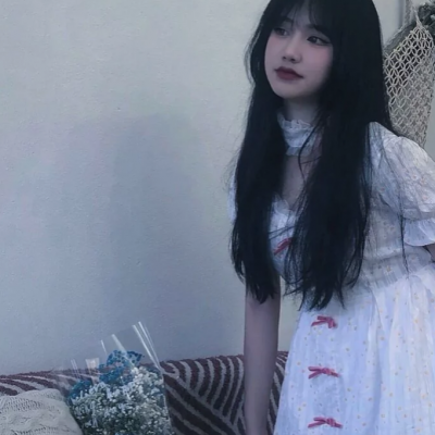 2025新款超丧头像微信女生图片