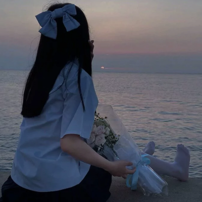 2025新款超丧头像微信女生图片
