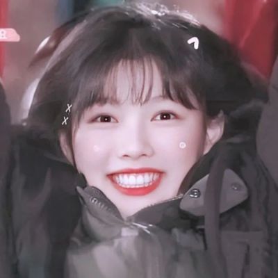 阳光乐观可爱女生头像