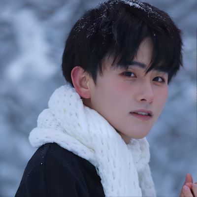 冬日一男一女雪景情侣头像图片