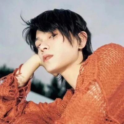 头像男生冷酷帅气侧脸