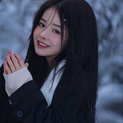 冬日一男一女雪景情侣头像图片