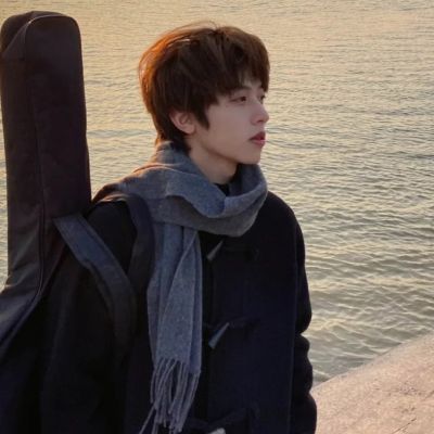 成熟帅气男生头像真人版