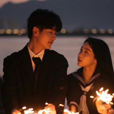 成熟甜蜜浪漫真人一对两张情侣头像图片