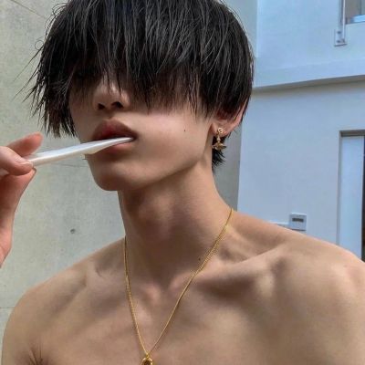 2025头像男真人帅气高冷图片
