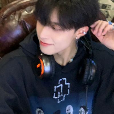 个性男生微信头像高级真人图片
