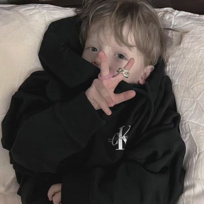 鲨鱼齿小男孩ins头像