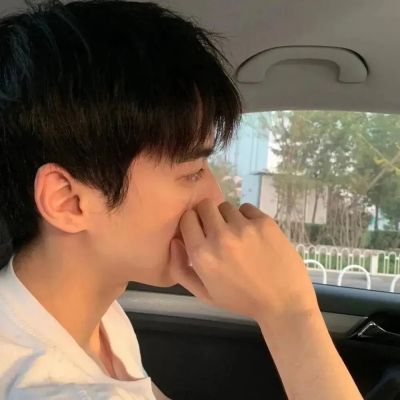 qq头像男生真人帅气干净高清图片