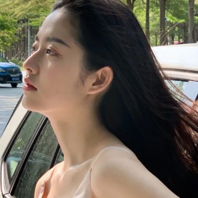 给人一种阳光的女生头像