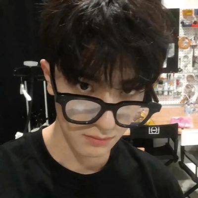 个性真人帅哥头像图片高清