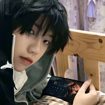 2025情侣最火头像一男一女两张单人图片